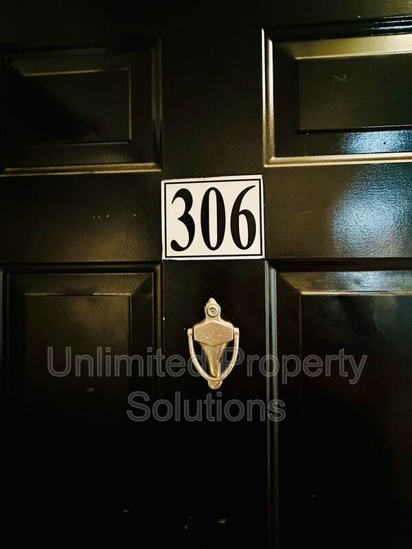 3 Bedroom Condo - Great location - near UNCW, Randall Parkway, MLK Parkway - everything! property image