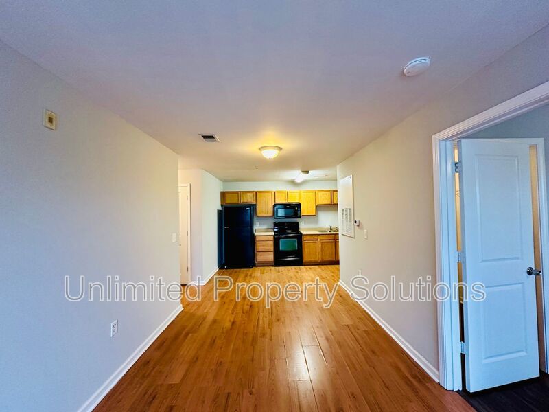 3 Bedroom Condo - Great location - near UNCW, Randall Parkway, MLK Parkway - everything! property image