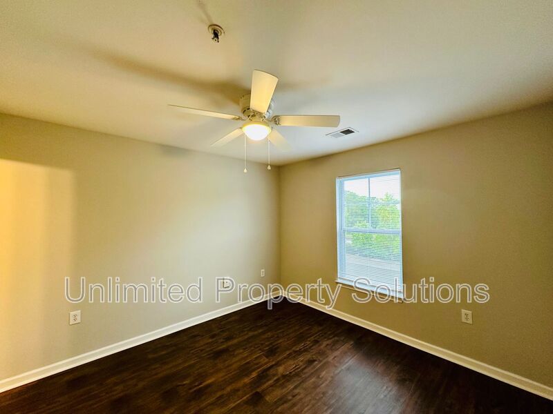 3 Bedroom Condo - Great location - near UNCW, Randall Parkway, MLK Parkway - everything! property image