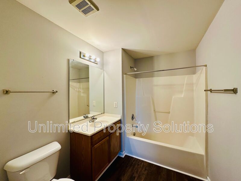 3 Bedroom Condo - Great location - near UNCW, Randall Parkway, MLK Parkway - everything! property image