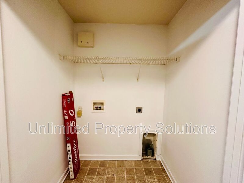 3 Bedroom Condo - Great location - near UNCW, Randall Parkway, MLK Parkway - everything! property image