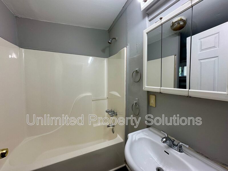 Downtown Wilmington - Bungalow Style - 2BD/1BA property image