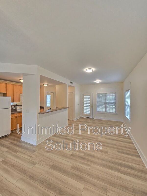 Trolley Path - Minutes to Downtown WILM, Novant Medical Center, Independence Mall & More! property image