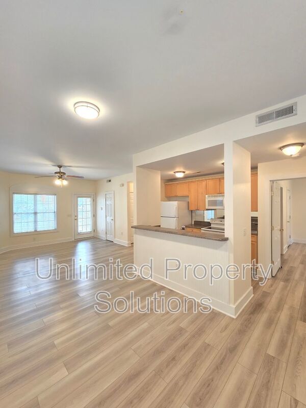 Trolley Path - Minutes to Downtown WILM, Novant Medical Center, Independence Mall & More! property image