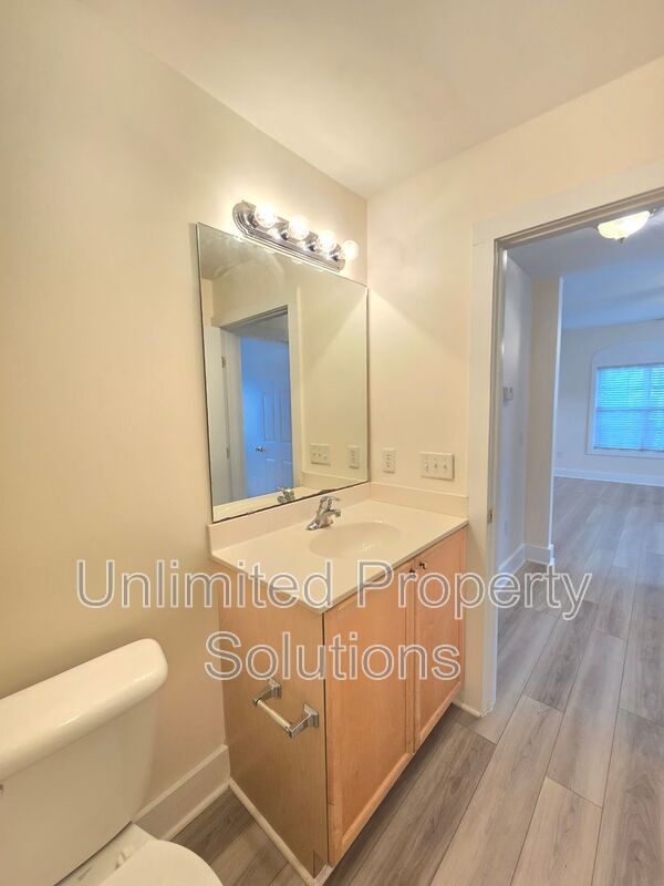 Trolley Path - Minutes to Downtown WILM, Novant Medical Center, Independence Mall & More! property image