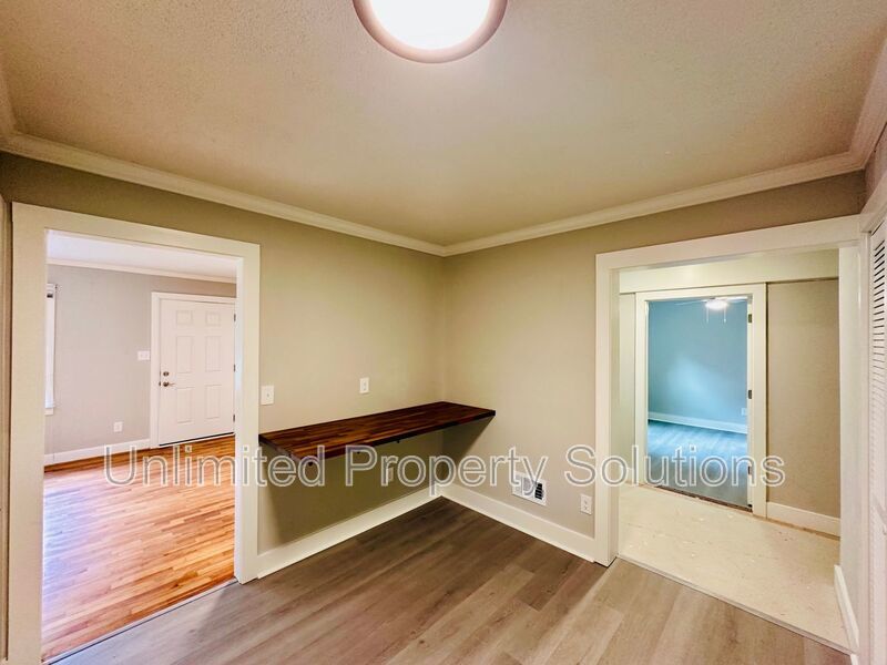 HINTON AVENUE - 4 Bedroom - Perfect for UNCW/Students Welcome & minutes to Wrightsville Beach! property image