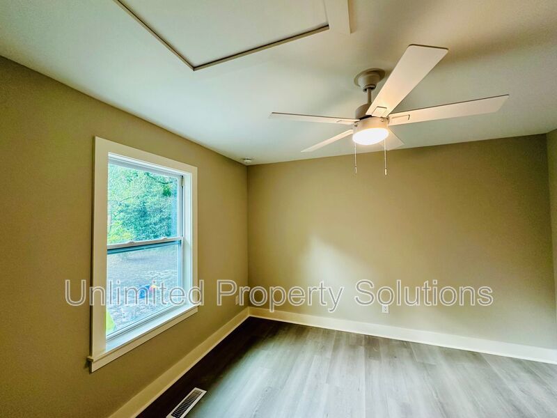 HINTON AVENUE - 4 Bedroom - Perfect for UNCW/Students Welcome & minutes to Wrightsville Beach! property image