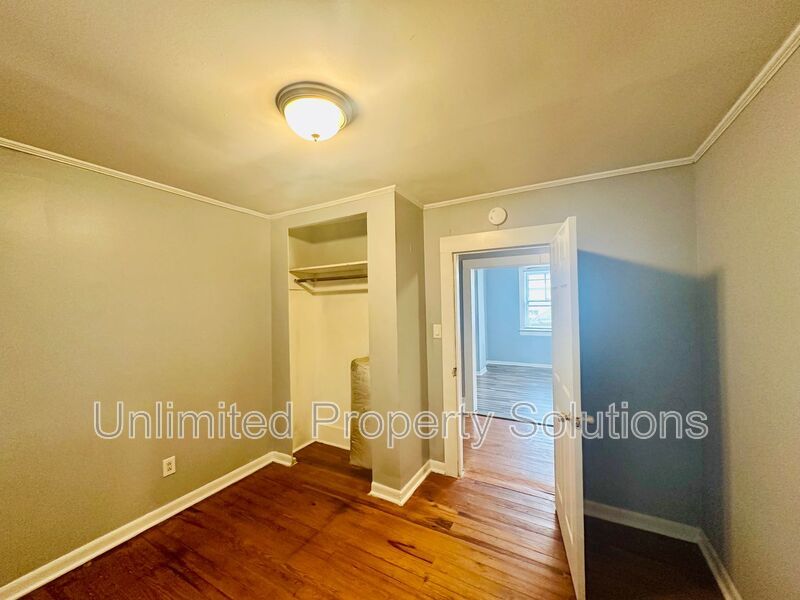 DOWNTOWN - 3 Bedroom/1 Bath - Located close to CFCC, downtown, riverwalk and restaurants property image
