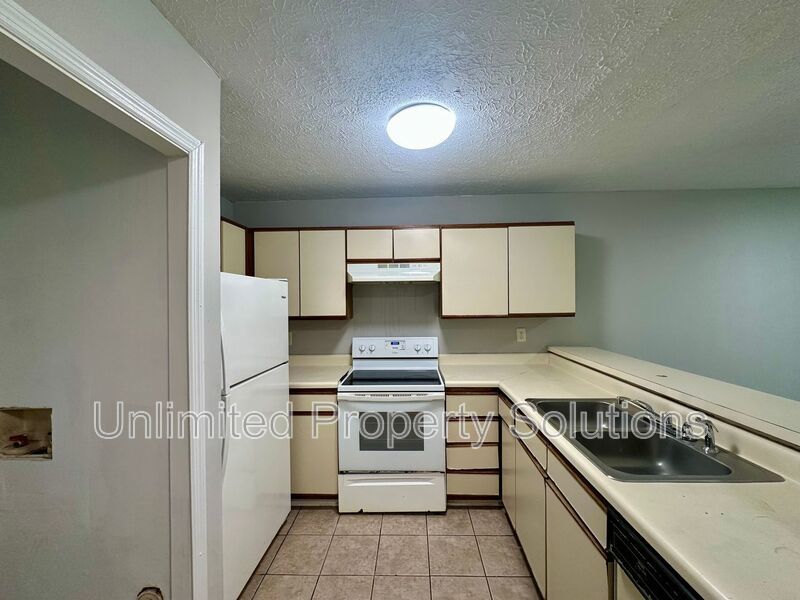 Condo Available - Minutes to Downtown Wilmington! **FREE APPLICATION FEE** property image