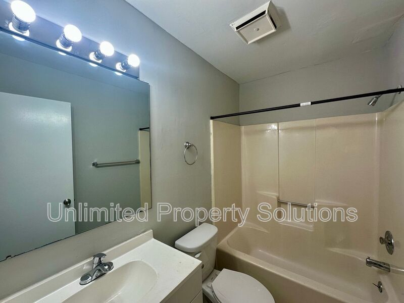 Condo Available - Minutes to Downtown Wilmington! **FREE APPLICATION FEE** property image