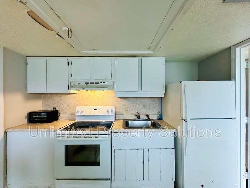 CAMPUS EDGE - Student housing within walking distance to UNCW! property image