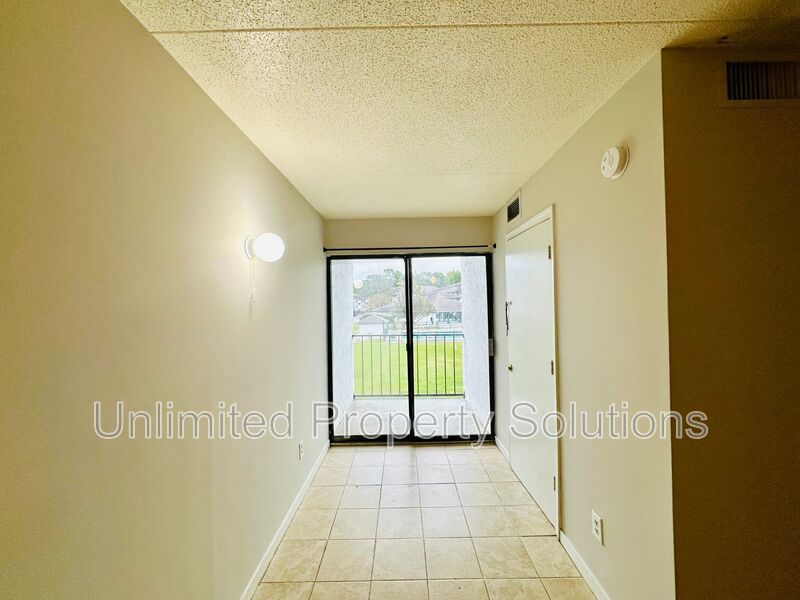 CAMPUS EDGE - Student housing within walking distance to UNCW! property image