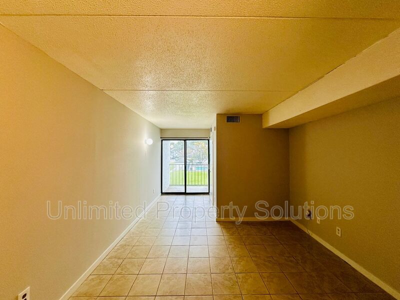 CAMPUS EDGE - Student housing within walking distance to UNCW! property image