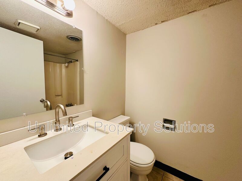 CAMPUS EDGE - Student housing within walking distance to UNCW! property image