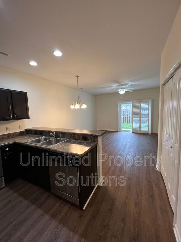 SAYLOR'S WATCH - 3 Bedroom Townhome in Monkey Junction/South Wilmington! property image