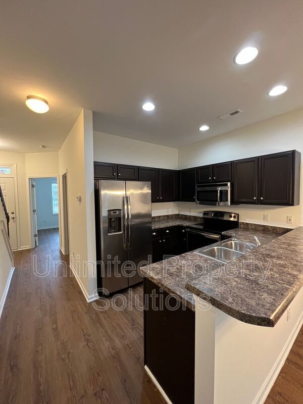 SAYLOR'S WATCH - 3 Bedroom Townhome in Monkey Junction/South Wilmington! property image