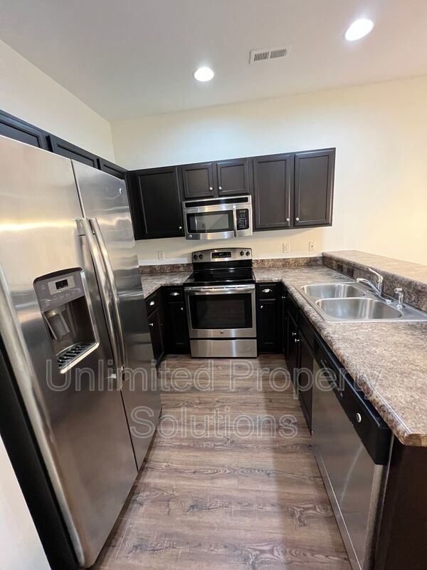 SAYLOR'S WATCH - 3 Bedroom Townhome in Monkey Junction/South Wilmington! property image