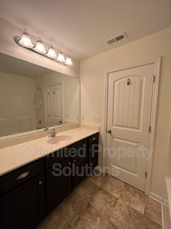 SAYLOR'S WATCH - 3 Bedroom Townhome in Monkey Junction/South Wilmington! property image