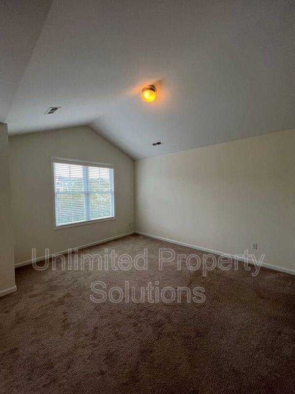 SAYLOR'S WATCH - 3 Bedroom Townhome in Monkey Junction/South Wilmington! property image