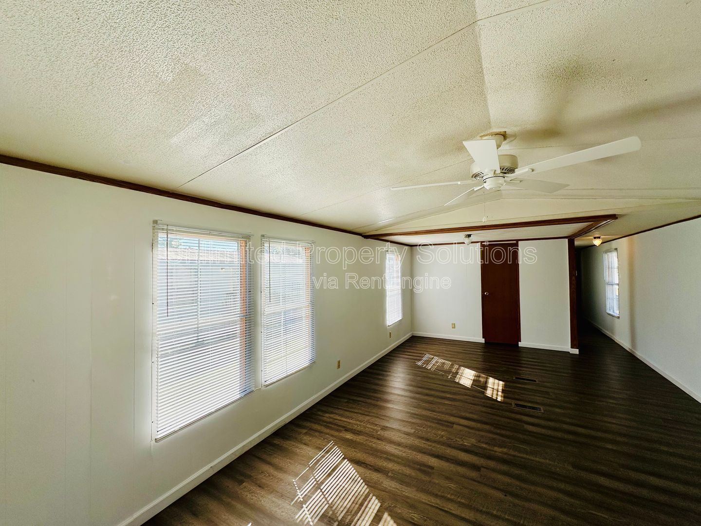 JACKSONVILLE - 3 Bedroom Mobile Home - conveniently located to Camp Lejeune! property image