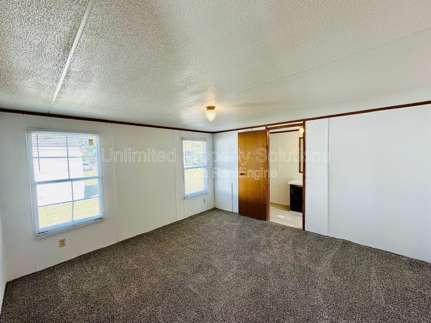 JACKSONVILLE - 3 Bedroom Mobile Home - conveniently located to Camp Lejeune! property image