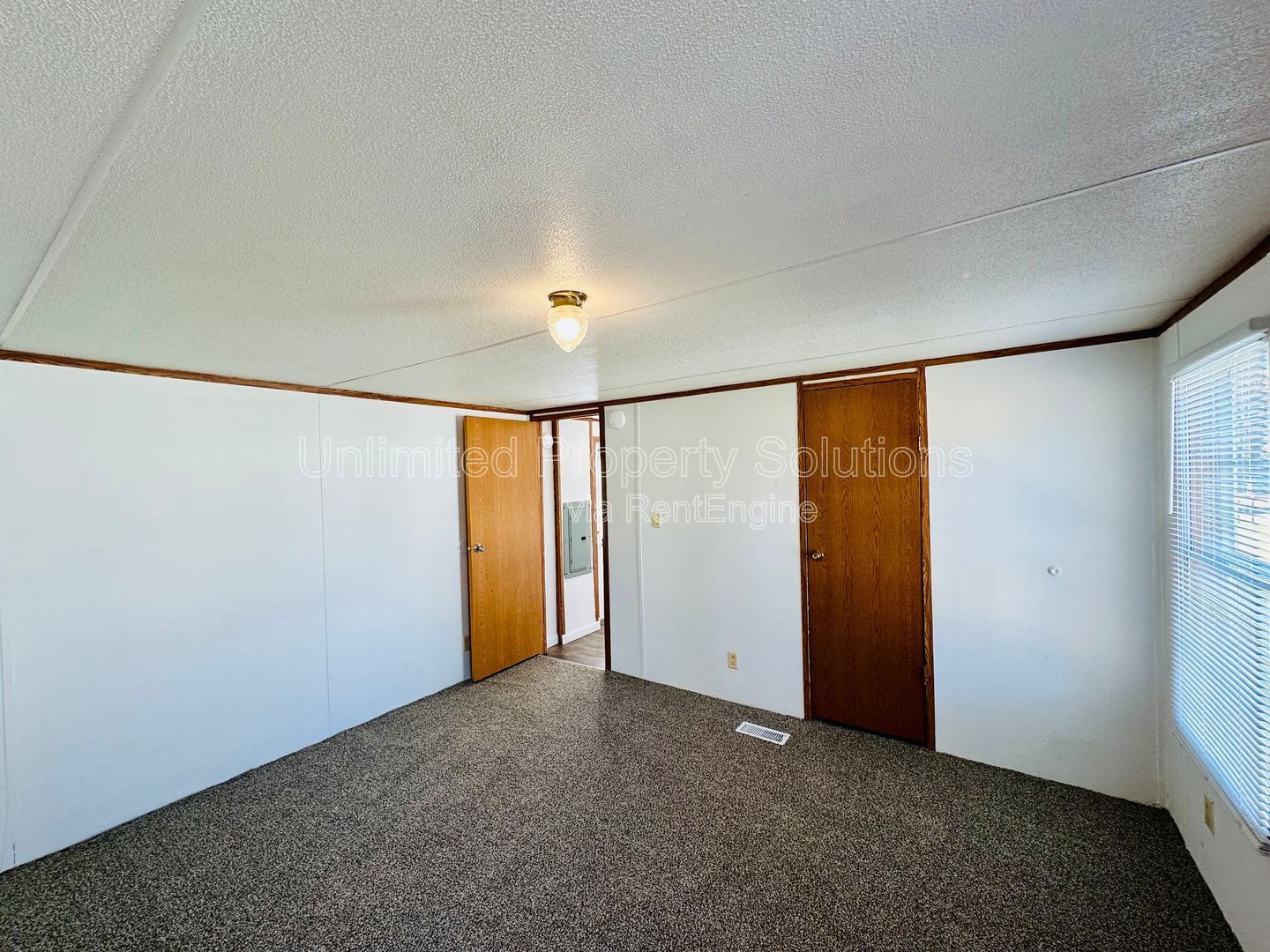 JACKSONVILLE - 3 Bedroom Mobile Home - conveniently located to Camp Lejeune! property image