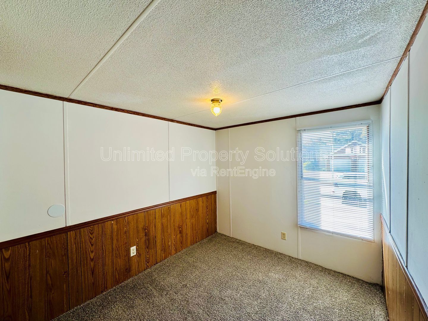 JACKSONVILLE - 3 Bedroom Mobile Home - conveniently located to Camp Lejeune! property image