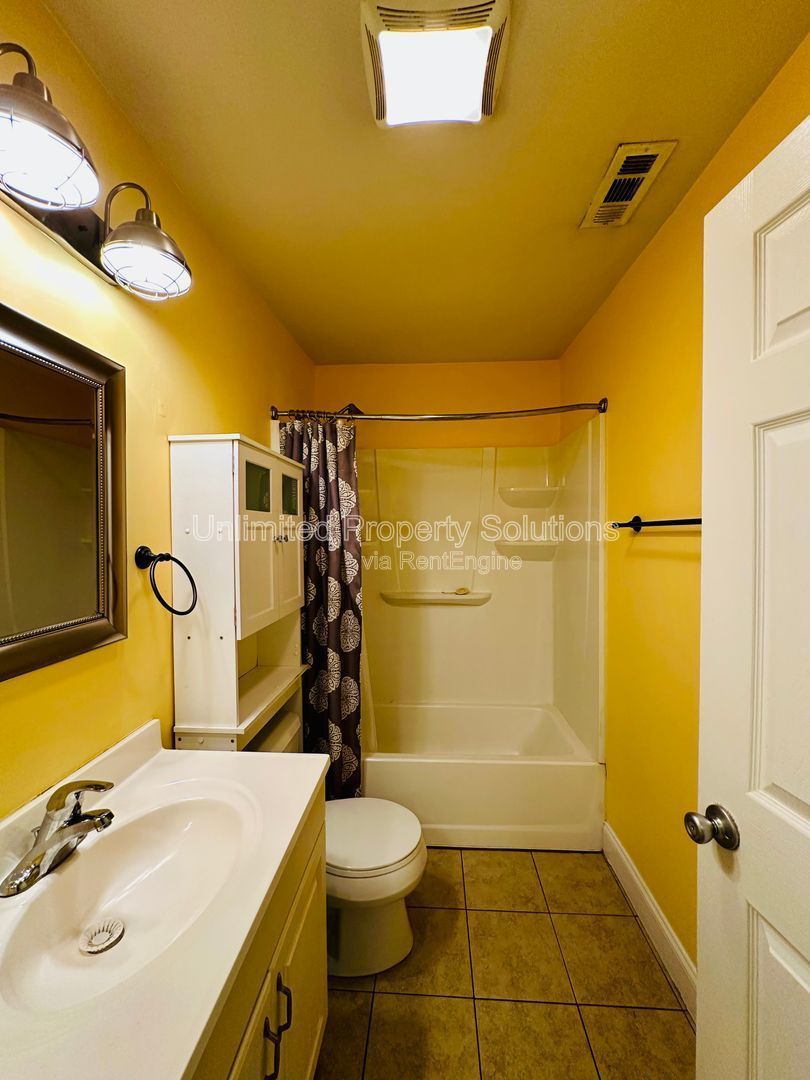 PARK AVENUE - 4 BEDROOM - AVAILABLE APRIL 2026 - Students Welcome! property image