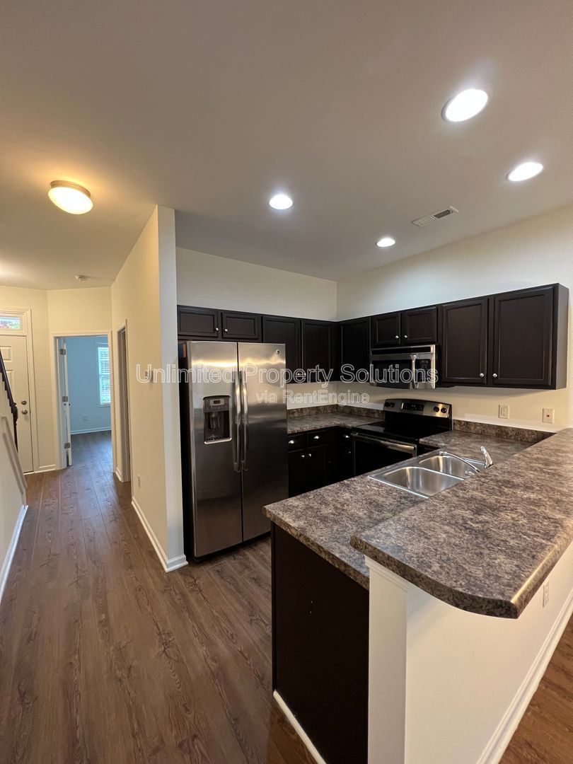 SAYLOR'S WATCH - 3 Bedroom Townhome in Monkey Junction/South Wilmington! property image