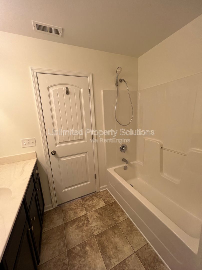 SAYLOR'S WATCH - 3 Bedroom Townhome in Monkey Junction/South Wilmington! property image