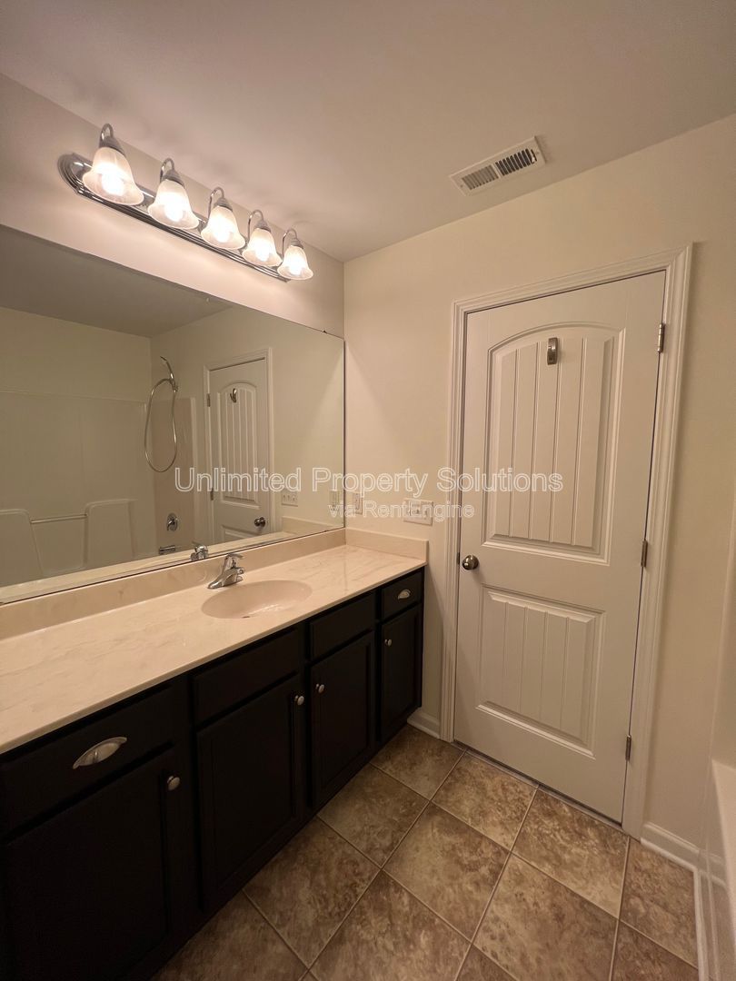 SAYLOR'S WATCH - 3 Bedroom Townhome in Monkey Junction/South Wilmington! property image