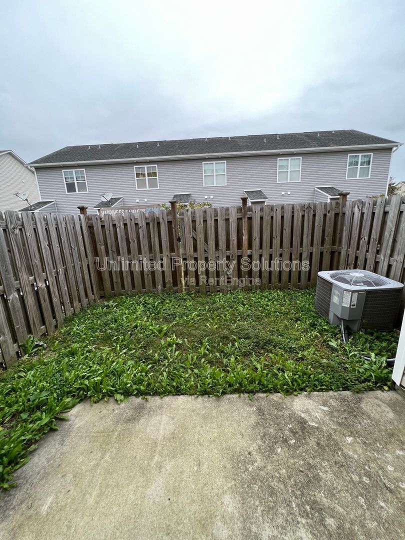 SAYLOR'S WATCH - 3 Bedroom Townhome in Monkey Junction/South Wilmington! property image