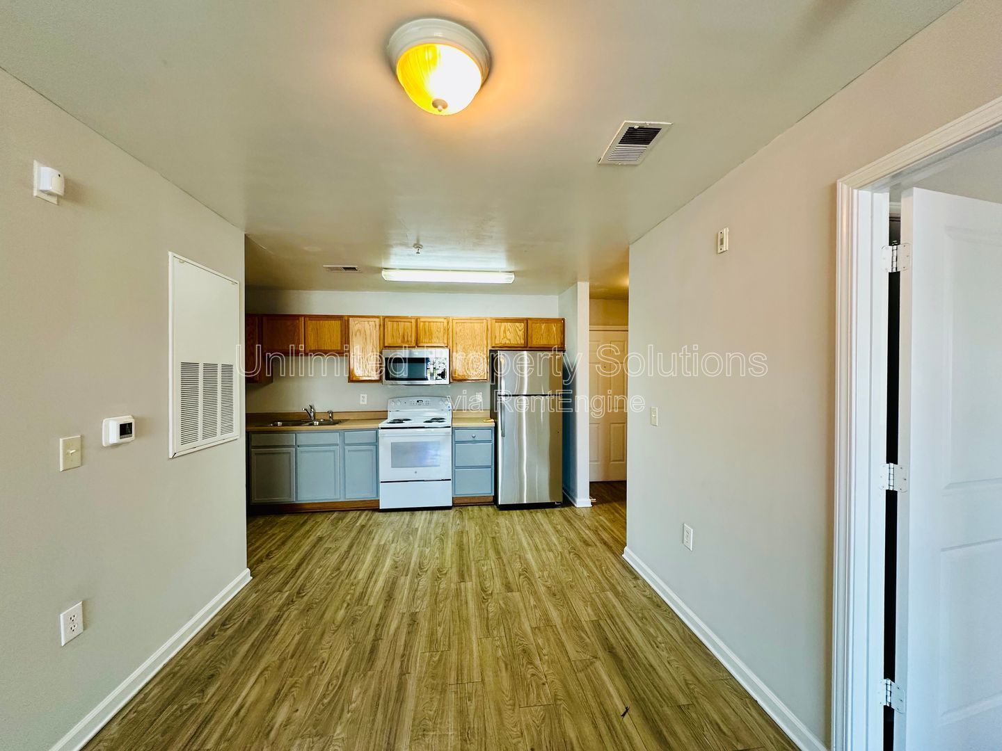 KERR CROSSING - 3 Bedroom/3 Bathroom Condo - first floor! property image