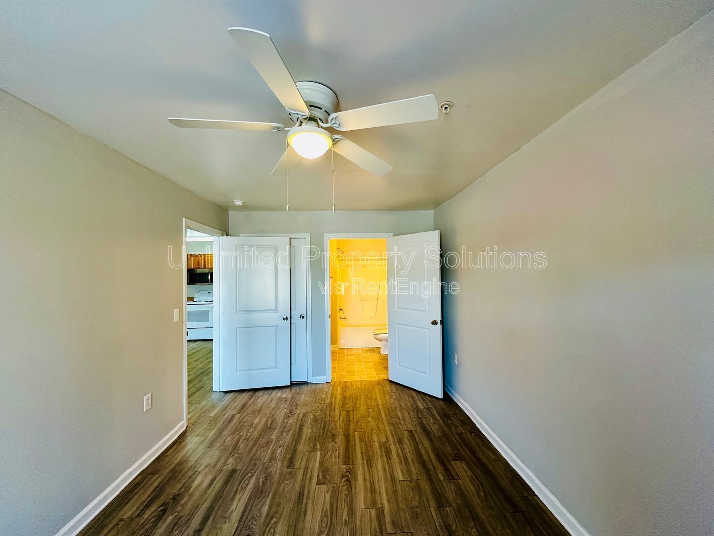 KERR CROSSING - 3 Bedroom/3 Bathroom Condo - first floor! property image