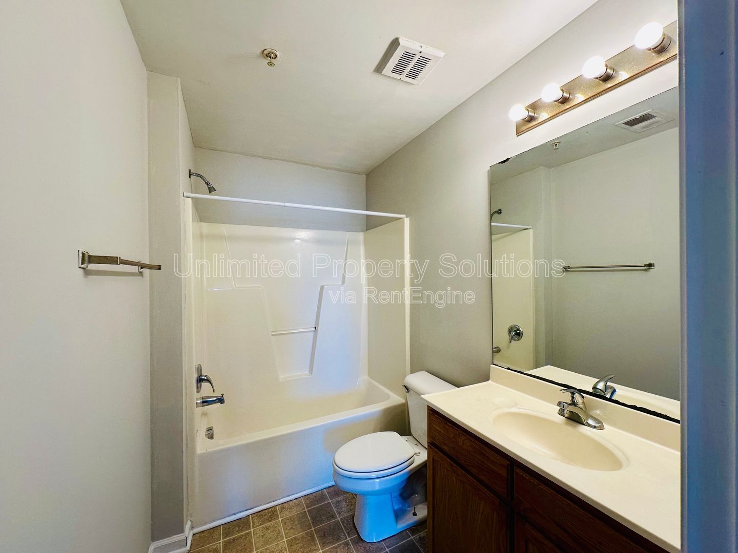 KERR CROSSING - 3 Bedroom/3 Bathroom Condo - first floor! property image