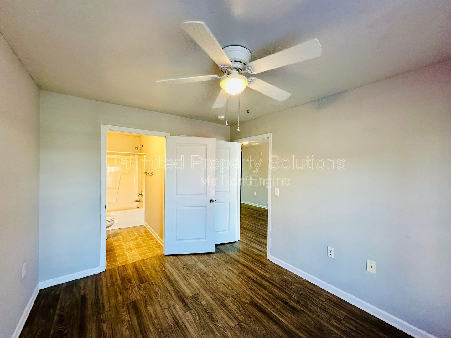 KERR CROSSING - 3 Bedroom/3 Bathroom Condo - first floor! property image