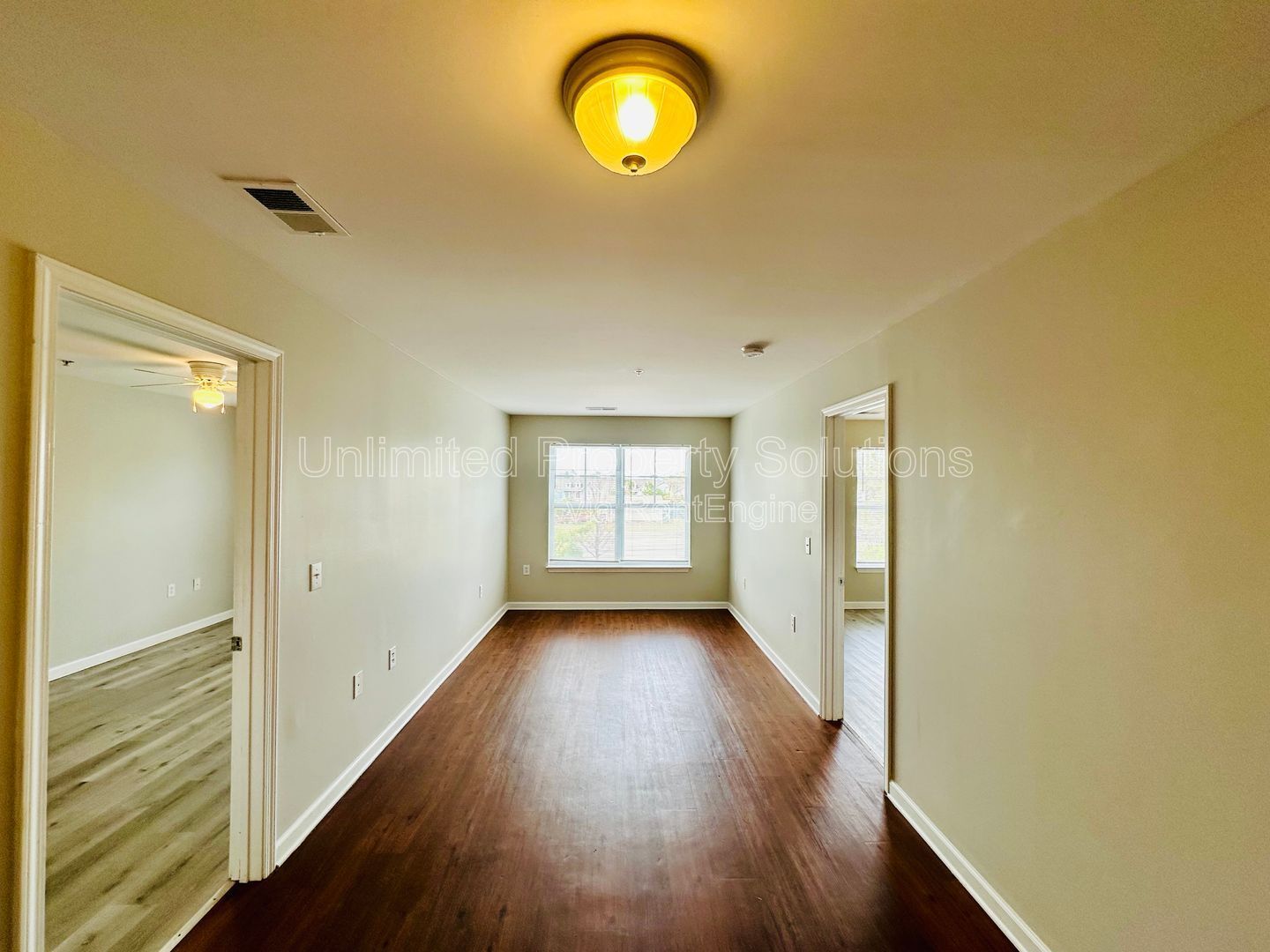 KERR CROSSING! Randall Parkway - minutes to UNCW/on UNCW bus line property image