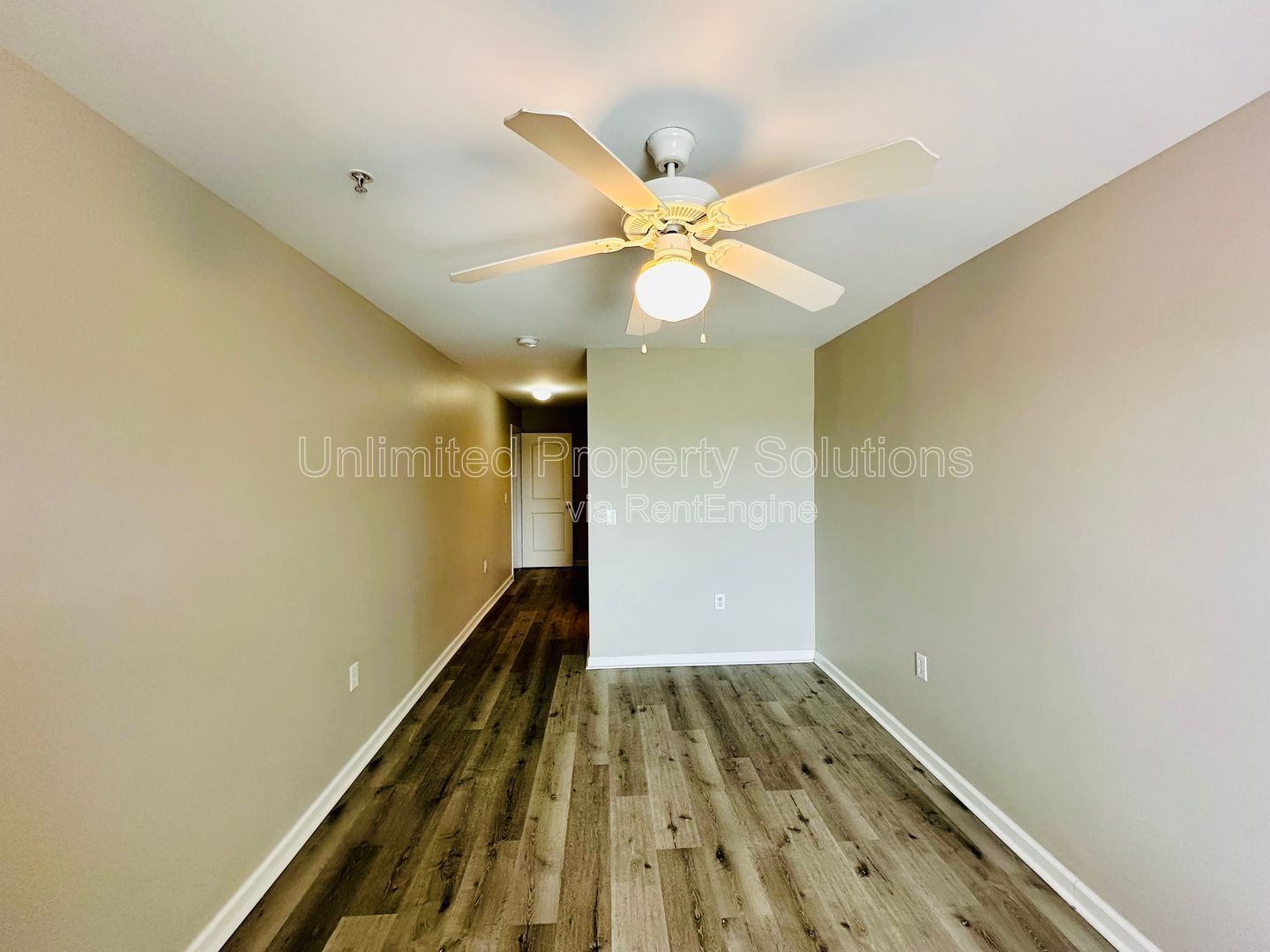 KERR CROSSING! Randall Parkway - minutes to UNCW/on UNCW bus line property image