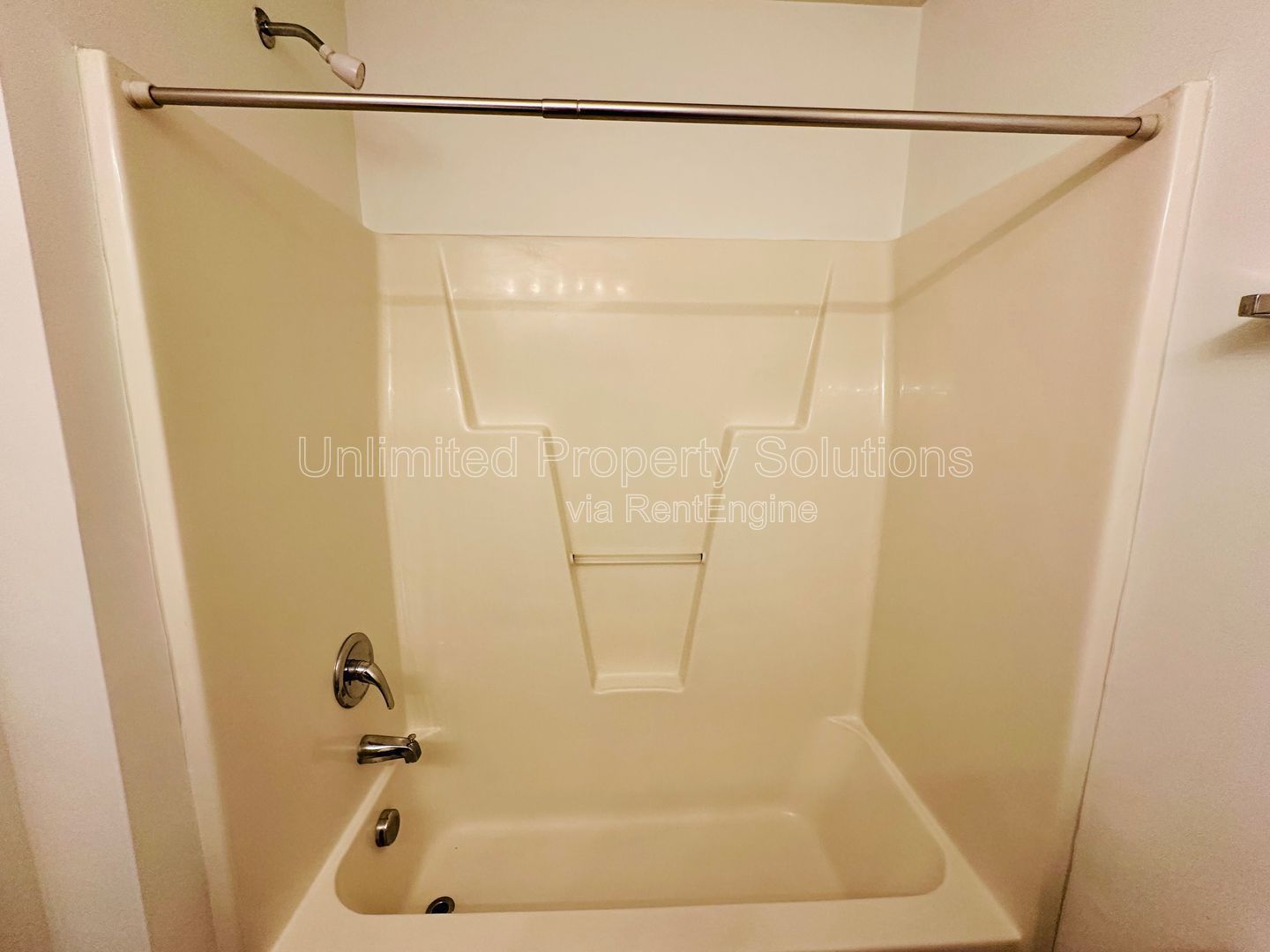 KERR CROSSING! Randall Parkway - minutes to UNCW/on UNCW bus line property image