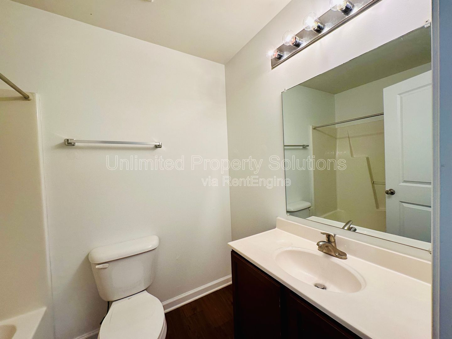 KERR CROSSING! Randall Parkway - minutes to UNCW/on UNCW bus line property image