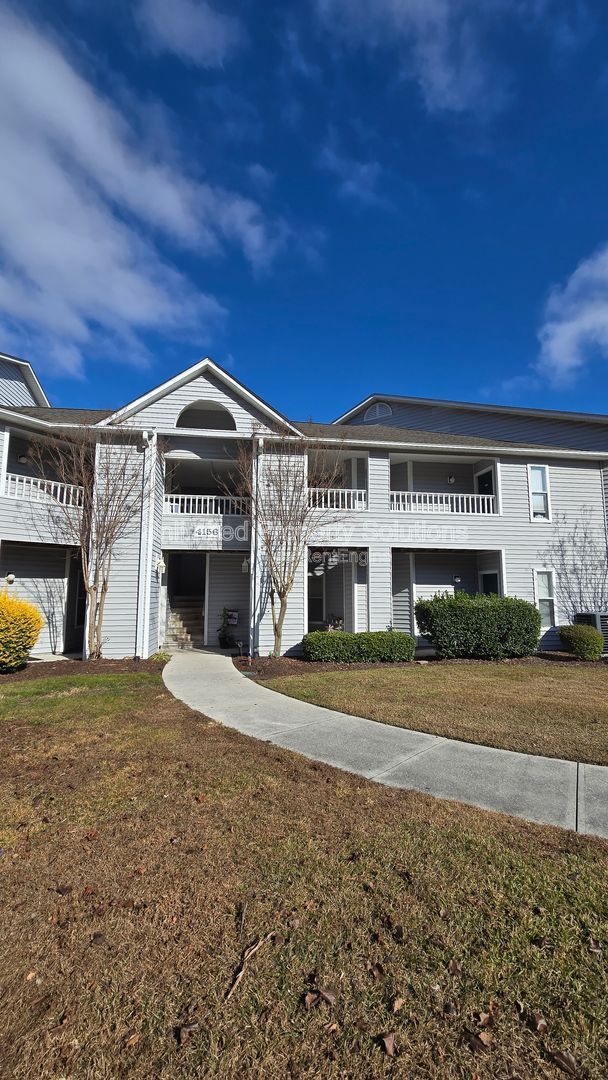 BREEZEWOOD - 2nd Story condo on Carolina Beach Road near Coddington Elementary & Novant Regional Hospital! property image