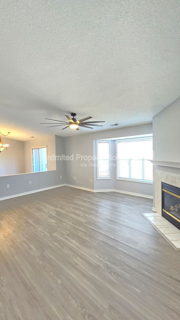 BREEZEWOOD - 2nd Story condo on Carolina Beach Road near Coddington Elementary & Novant Regional Hospital! property image