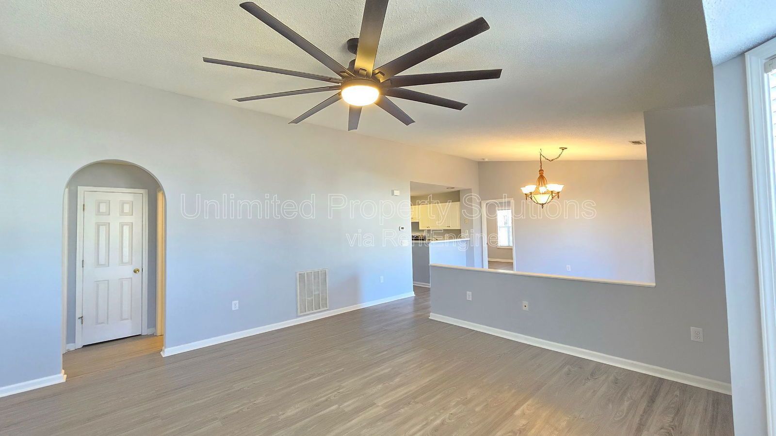 BREEZEWOOD - 2nd Story condo on Carolina Beach Road near Coddington Elementary & Novant Regional Hospital! property image