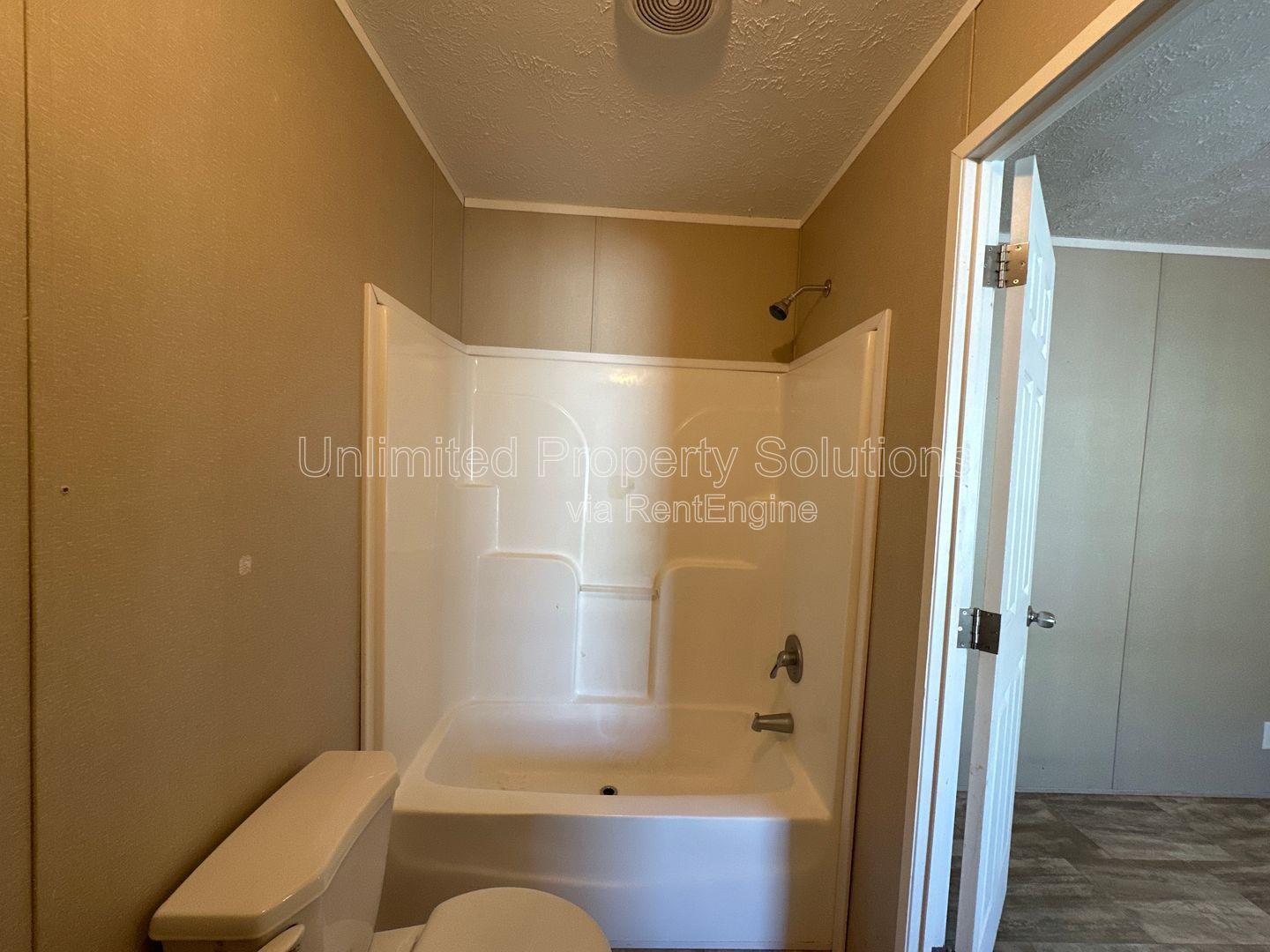 WISTERIA PARK - Navassa/Leland - Three Bedroom/2 Bathroom Mobile Home property image