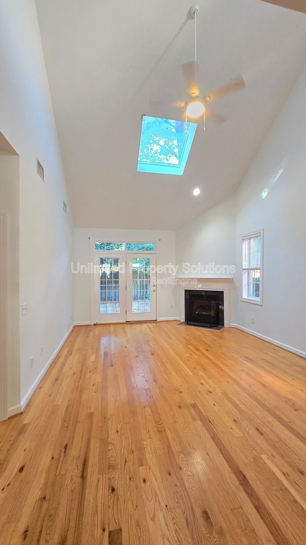 CARLETON PLACE - 2-story Townhome End Unit -  in desirable Carleton Place near UNCW! property image