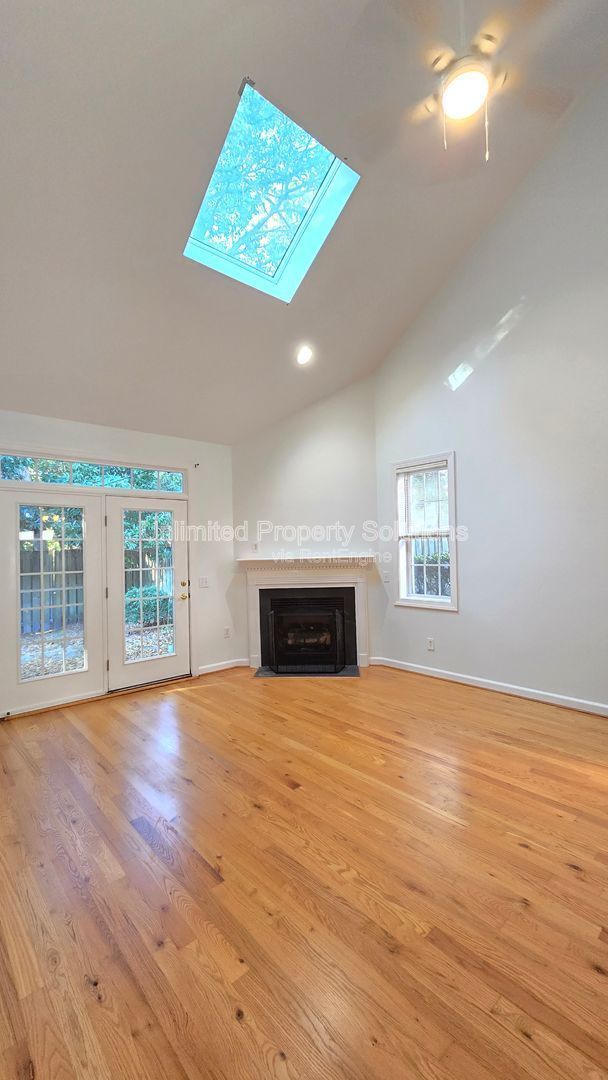 CARLETON PLACE - 2-story Townhome End Unit -  in desirable Carleton Place near UNCW! property image