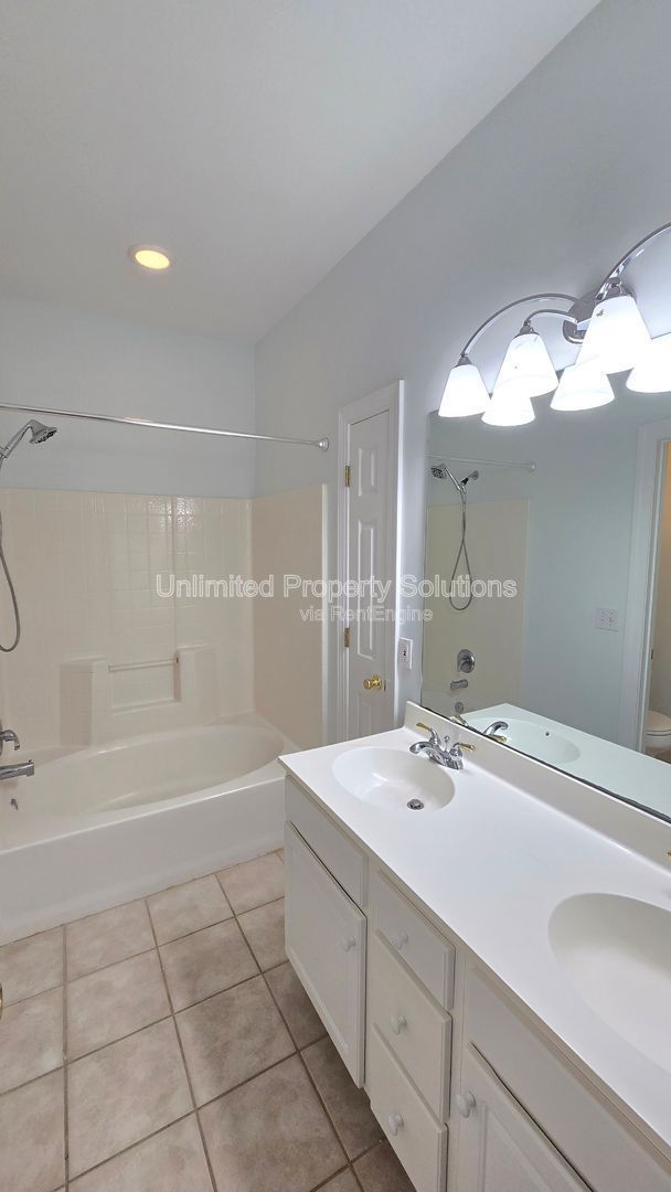 CARLETON PLACE - 2-story Townhome End Unit -  in desirable Carleton Place near UNCW! property image