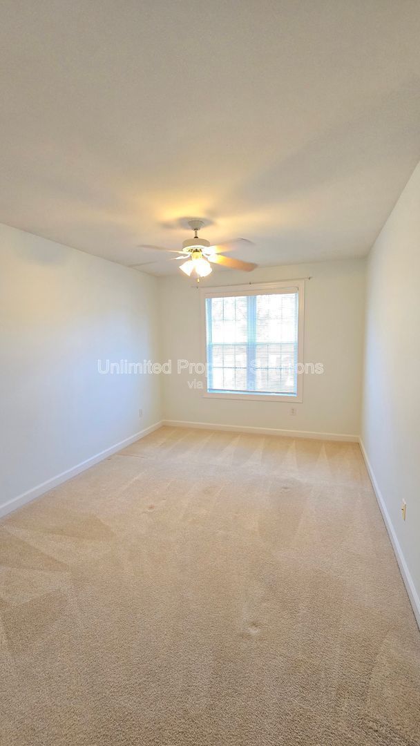 CARLETON PLACE - 2-story Townhome End Unit -  in desirable Carleton Place near UNCW! property image