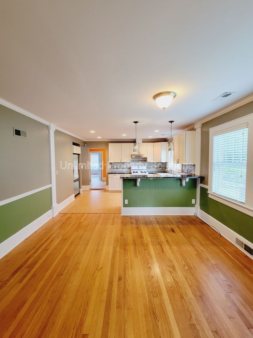 Charming Cottage Style in Brookwood/Forest Hills! property image