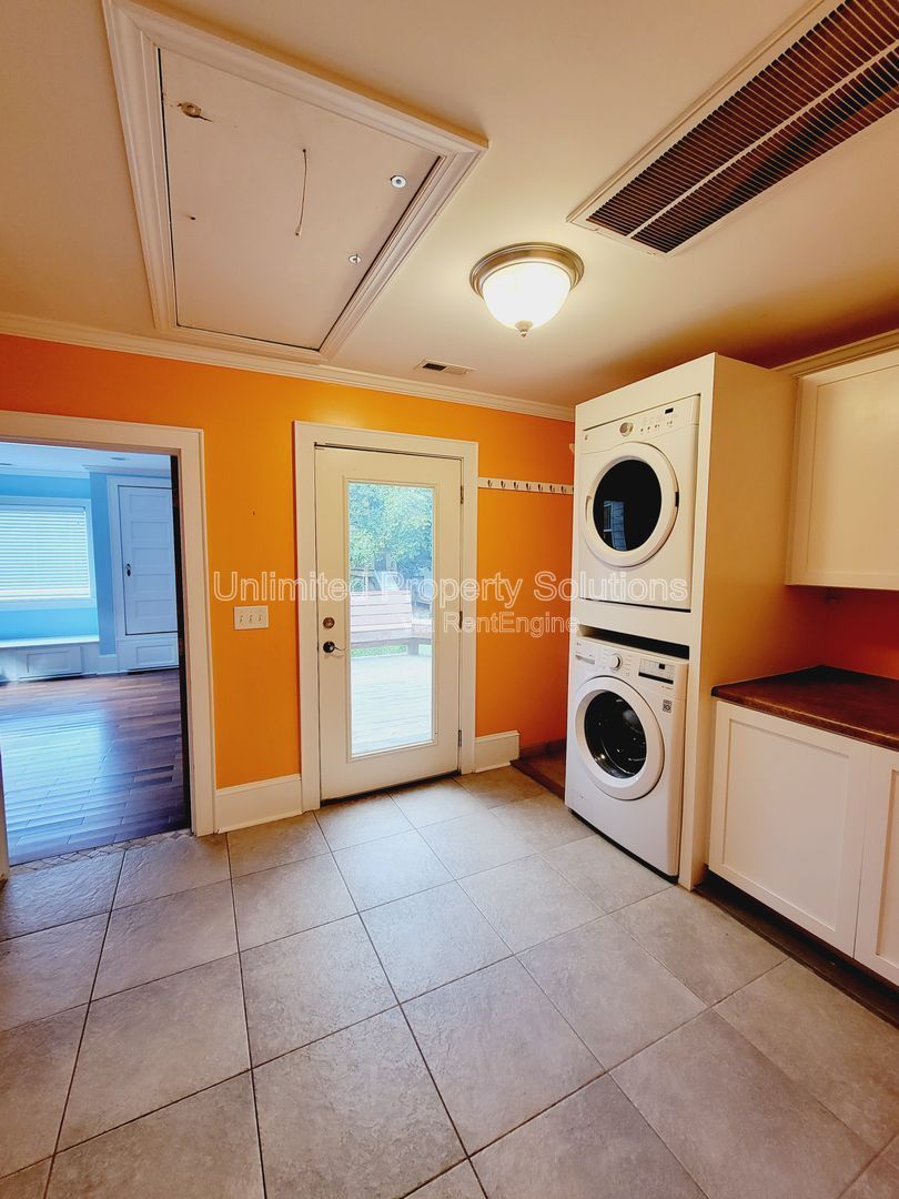 Charming Cottage Style in Brookwood/Forest Hills! property image